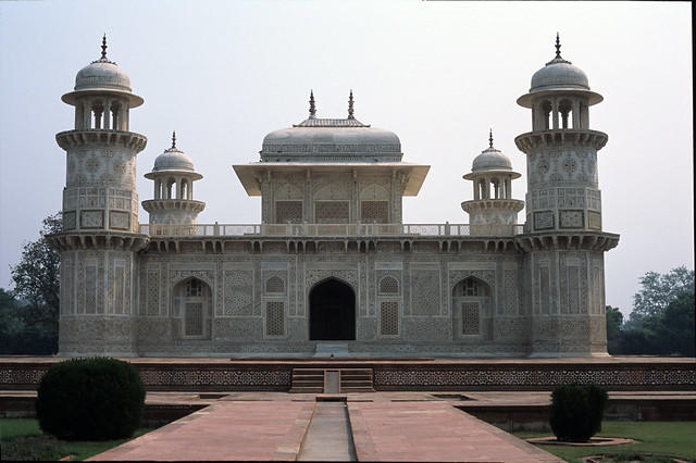 Itimad-ud-daulah, Agra.